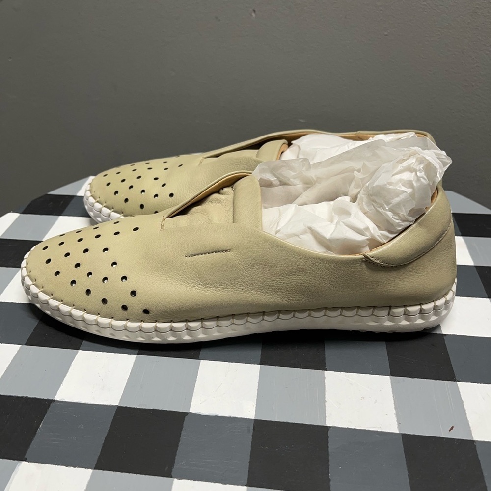 DENMARK SLIP ON SNEAKER